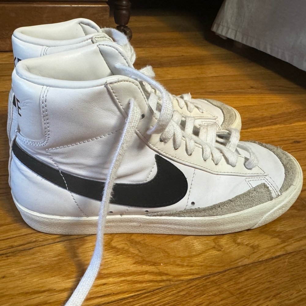Nike mid blazers 77